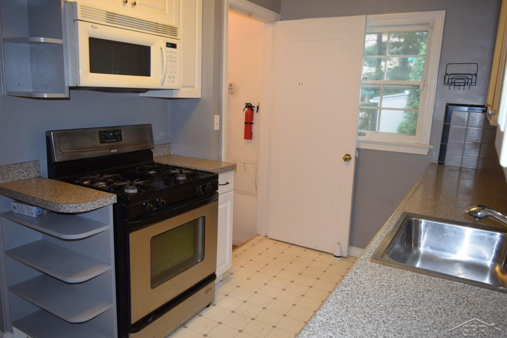 Mershon St, Saginaw, MI 48602