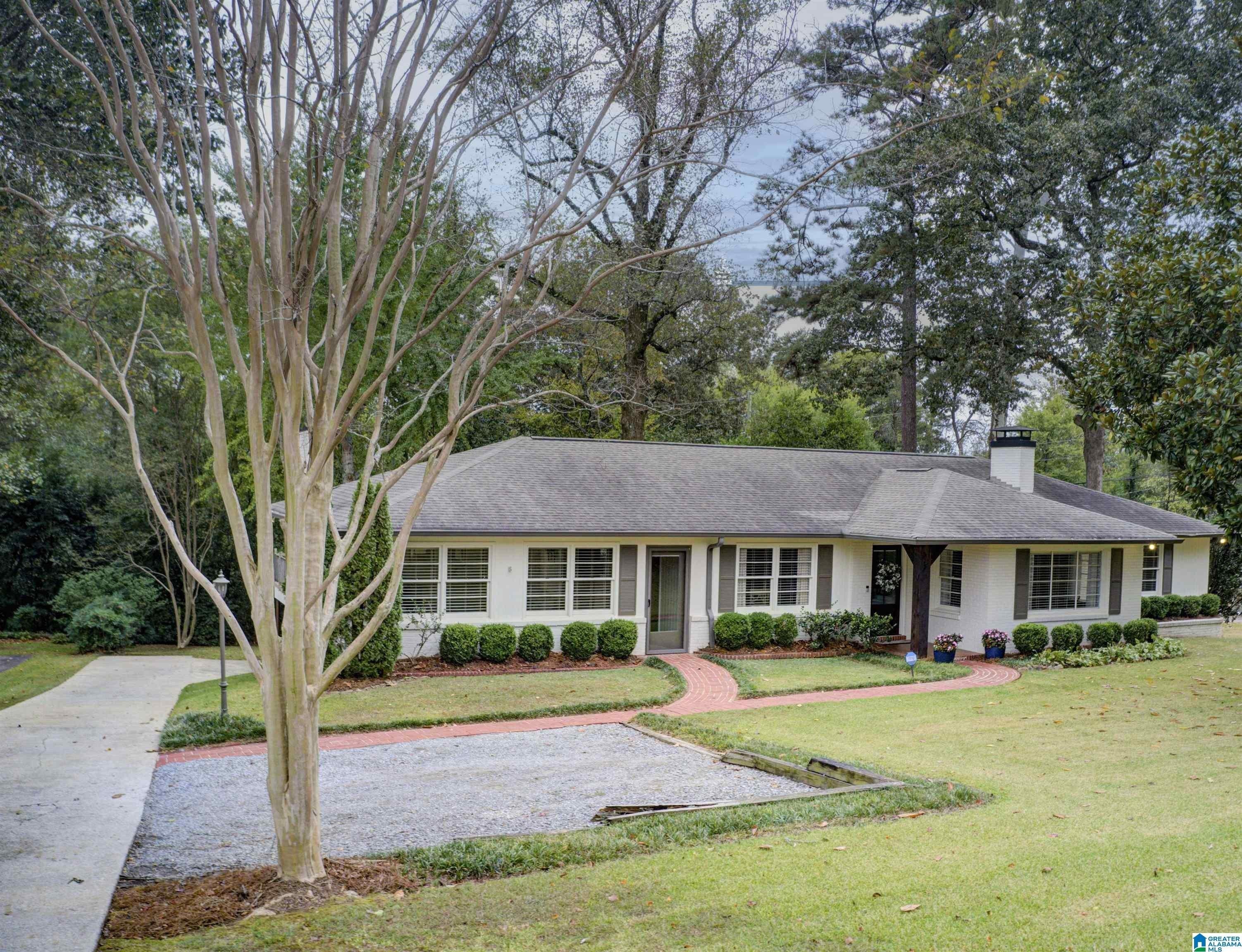 Mountain Woods Dr, Vestavia Hills, AL 35216