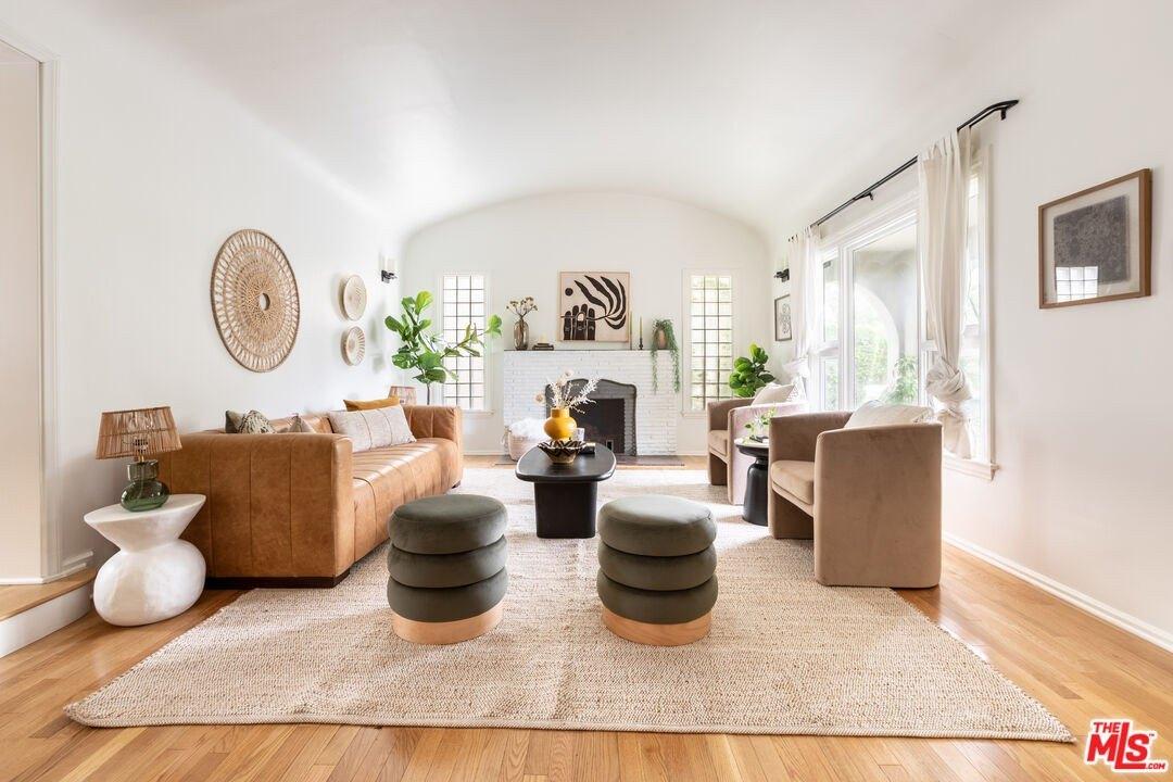 Rosewood Ave, Los Angeles, CA 90036