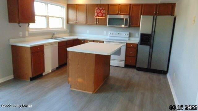 Fairfield Gardens Dr, Louisville, KY 40245