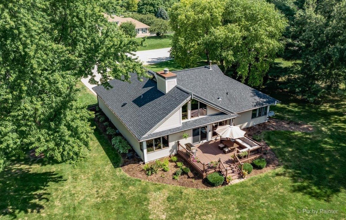 Thornhill Farm Ln, Saint Charles, IL 60175