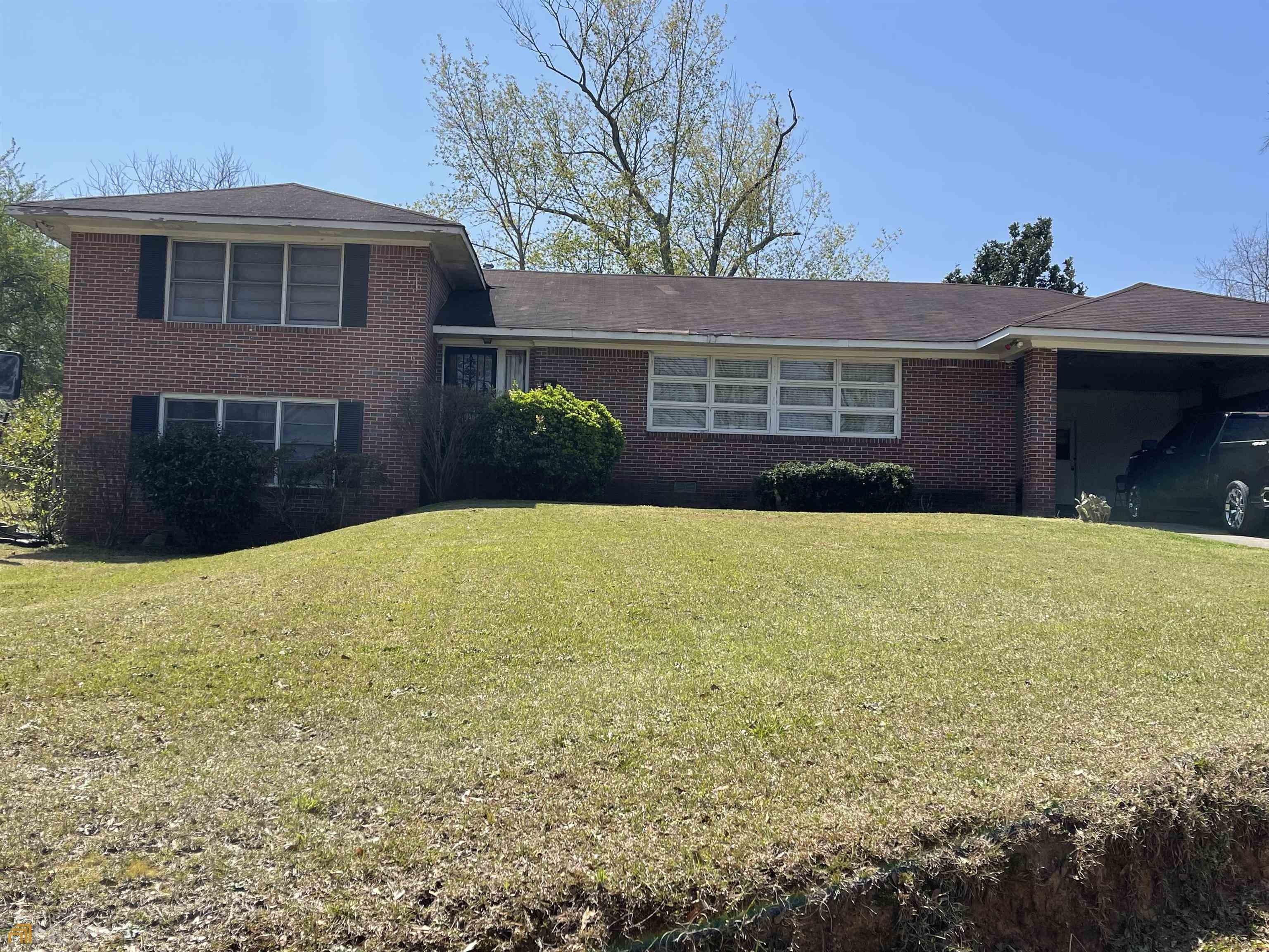 Jefferson St, Griffin, GA 30223