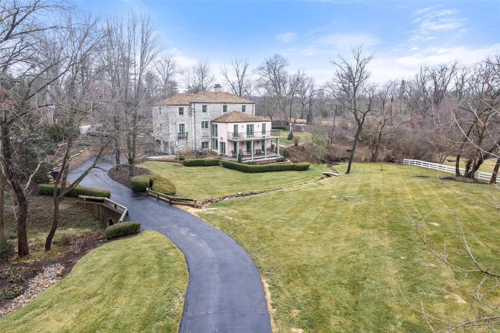 Countryside Ln, Saint Louis, MO 63131