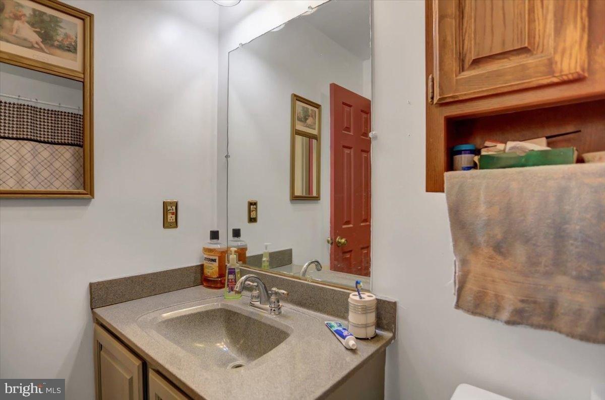 Honey Rock Ct, Chambersburg, PA 17202