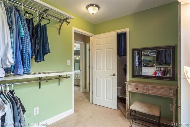 Mohawk Ln, Rochester Hills, MI 48306