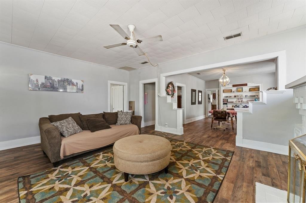 W Walcott Ave, Comanche, TX 76442