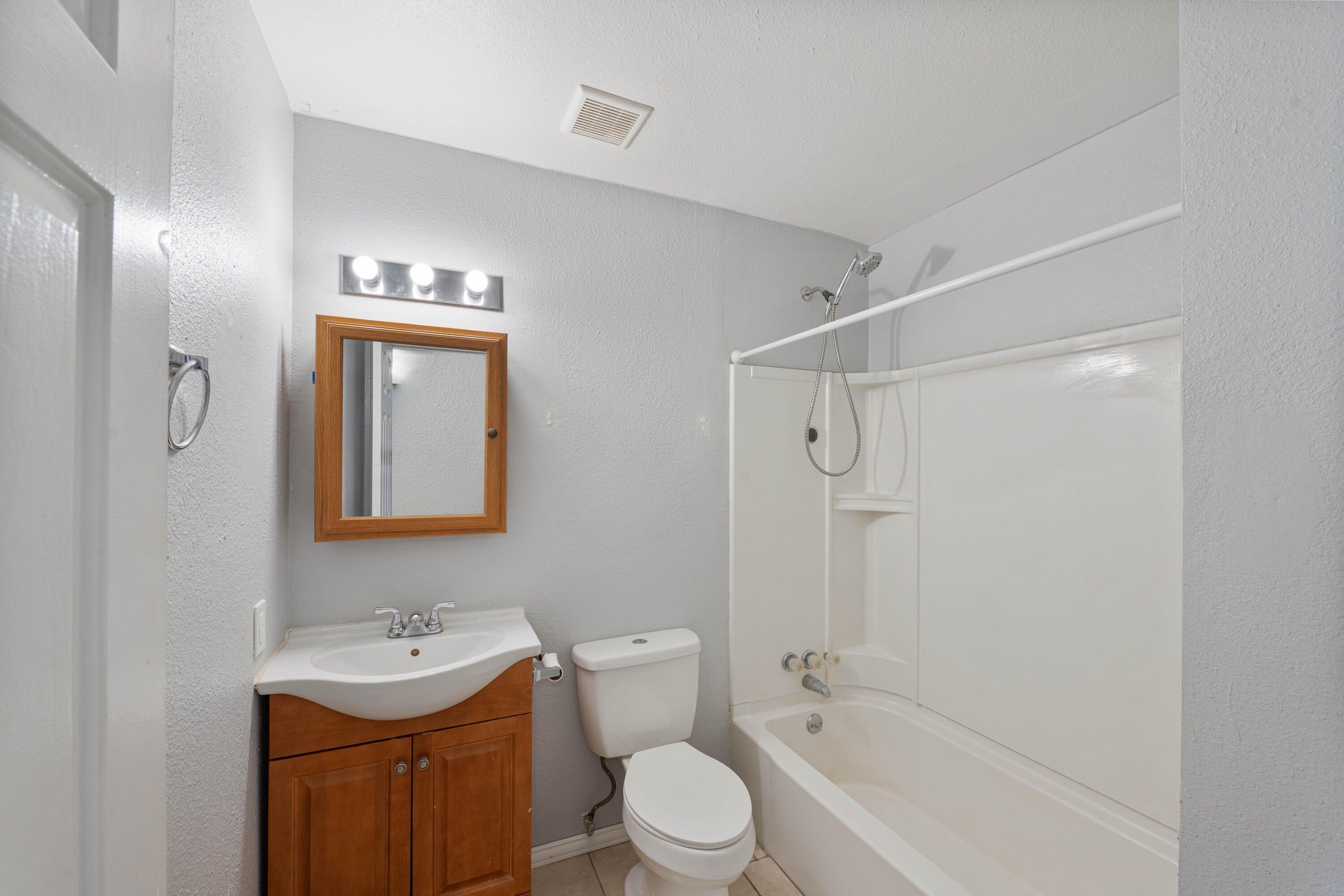 N 14th St, Belen, NM 87002