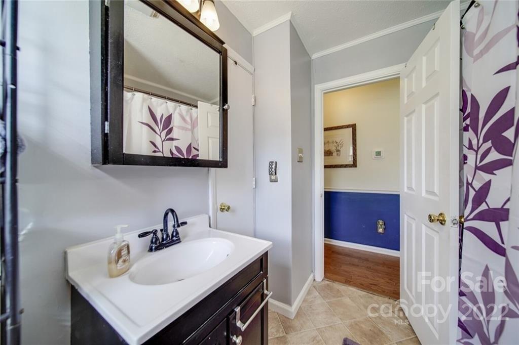 Oxford St, Shelby, NC 28152