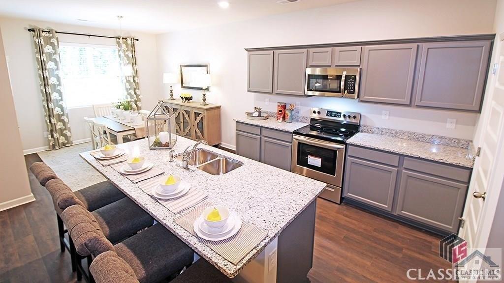 Creekwood Cir, Madison, GA 30650