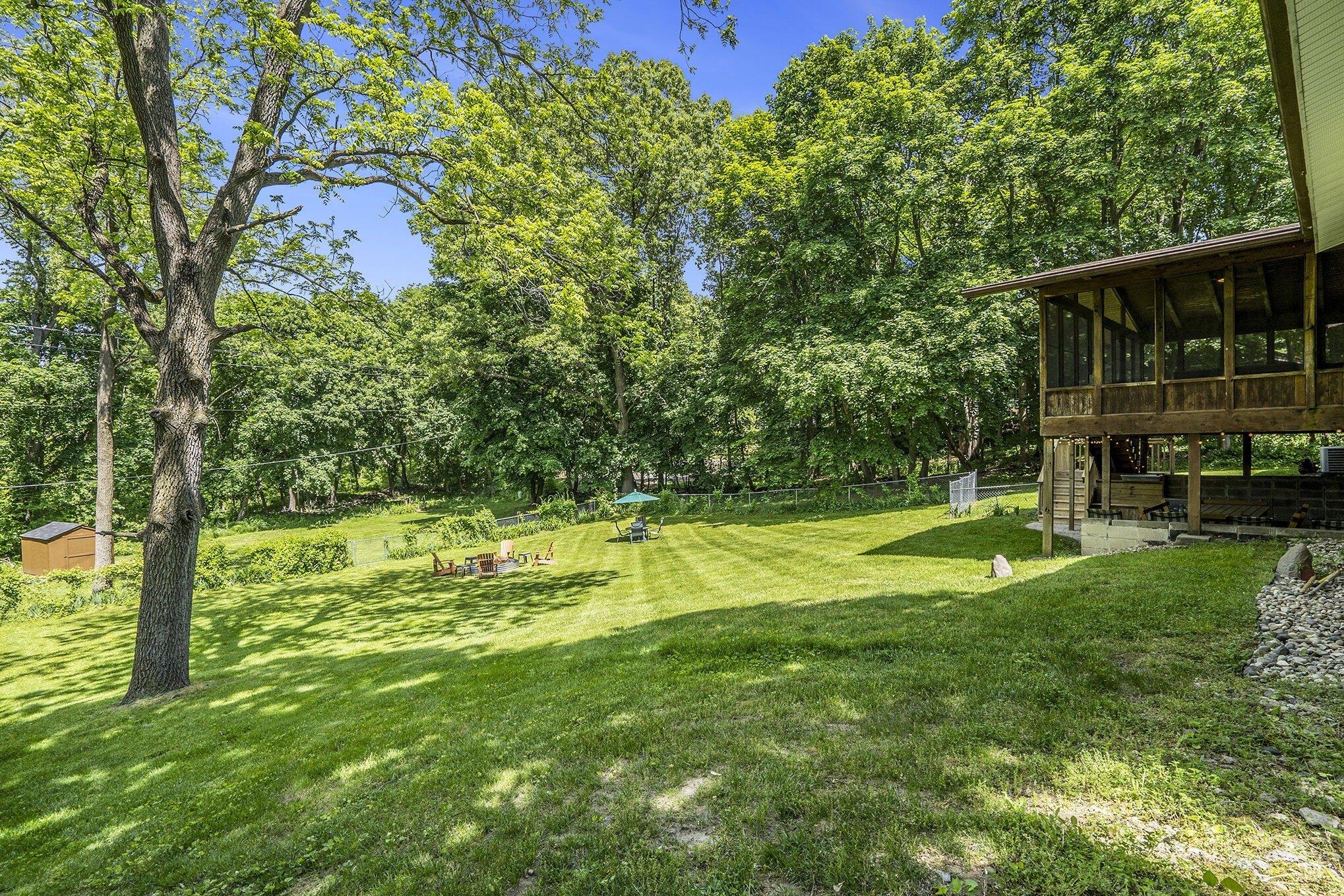 E Gull Lake Dr, Hickory Corners, MI 49060