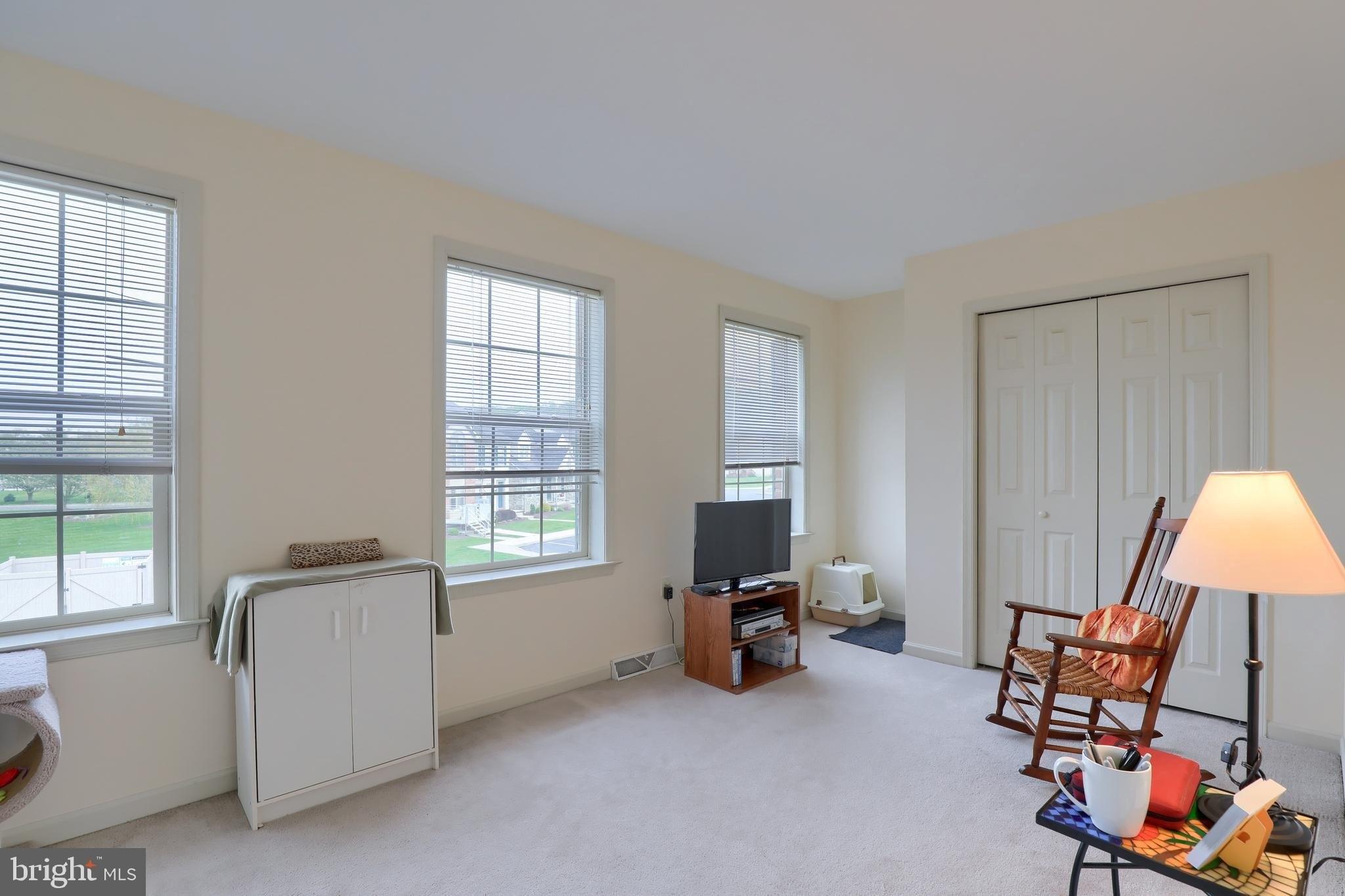 Cobblestone Ln, Lancaster, PA 17601