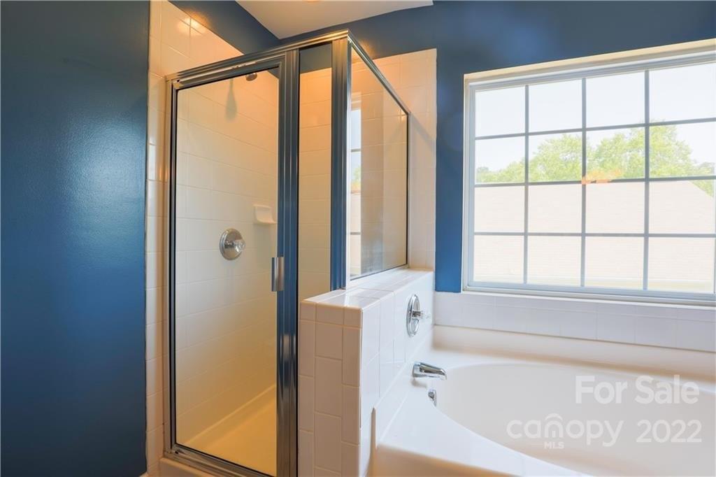 Bitter Creek Dr, Charlotte, NC 28214