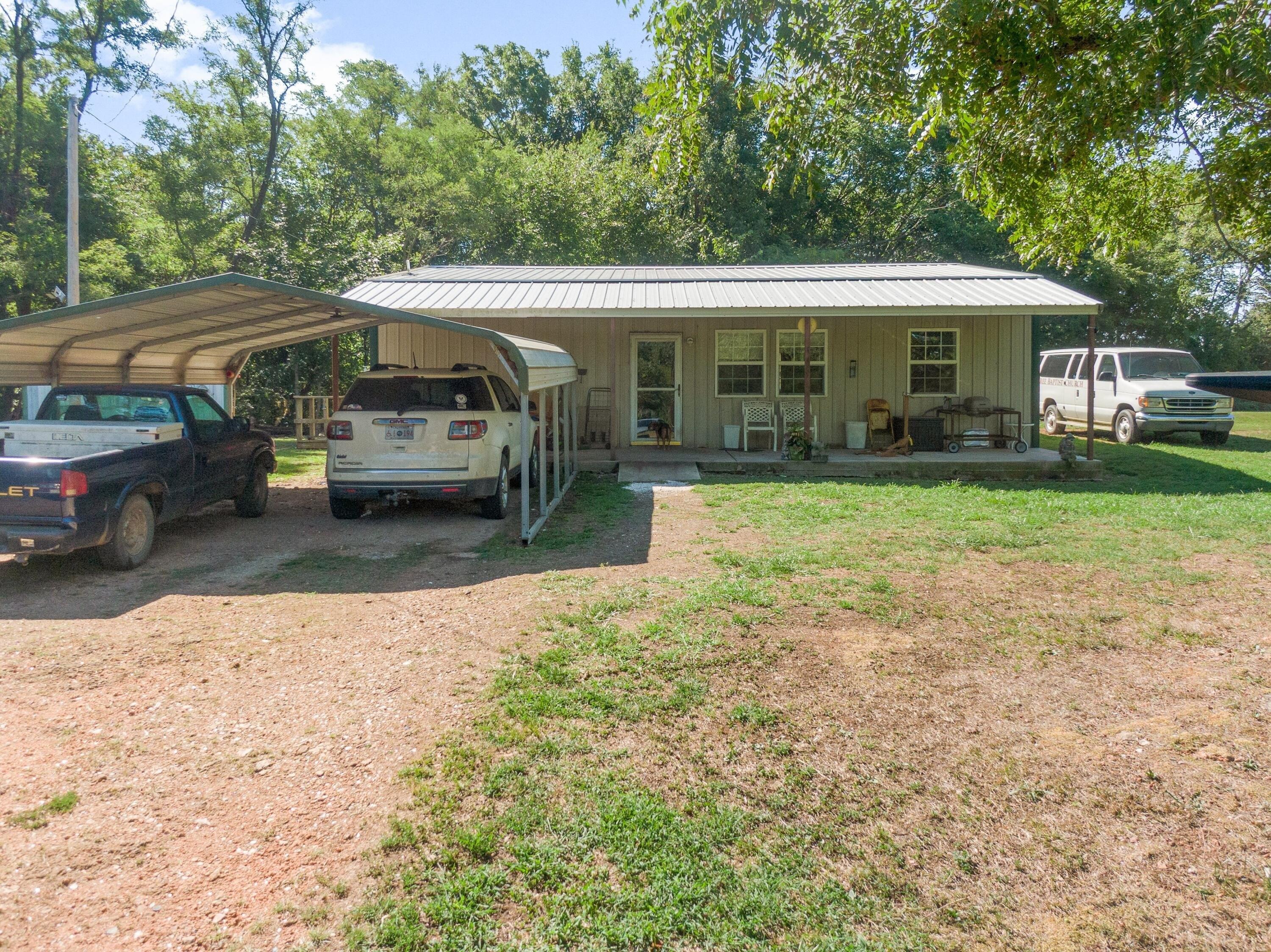 S 4400 Rd, Vinita, OK 74301