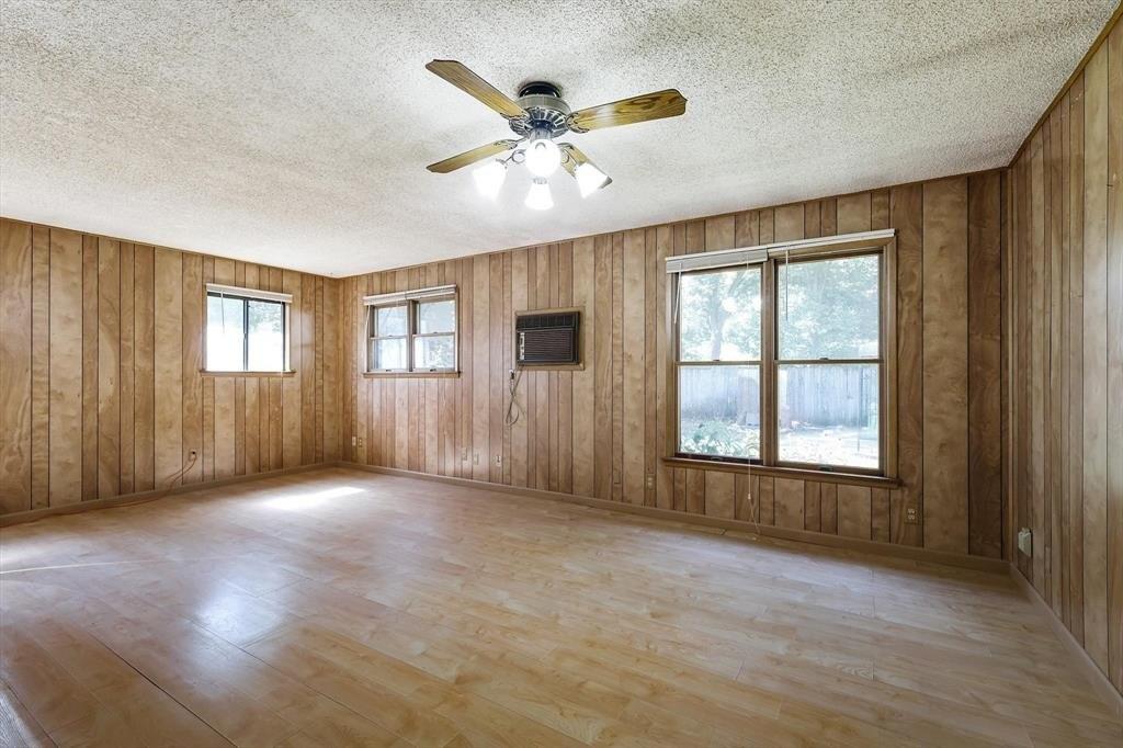 Bonham St, Dallas, TX 75229