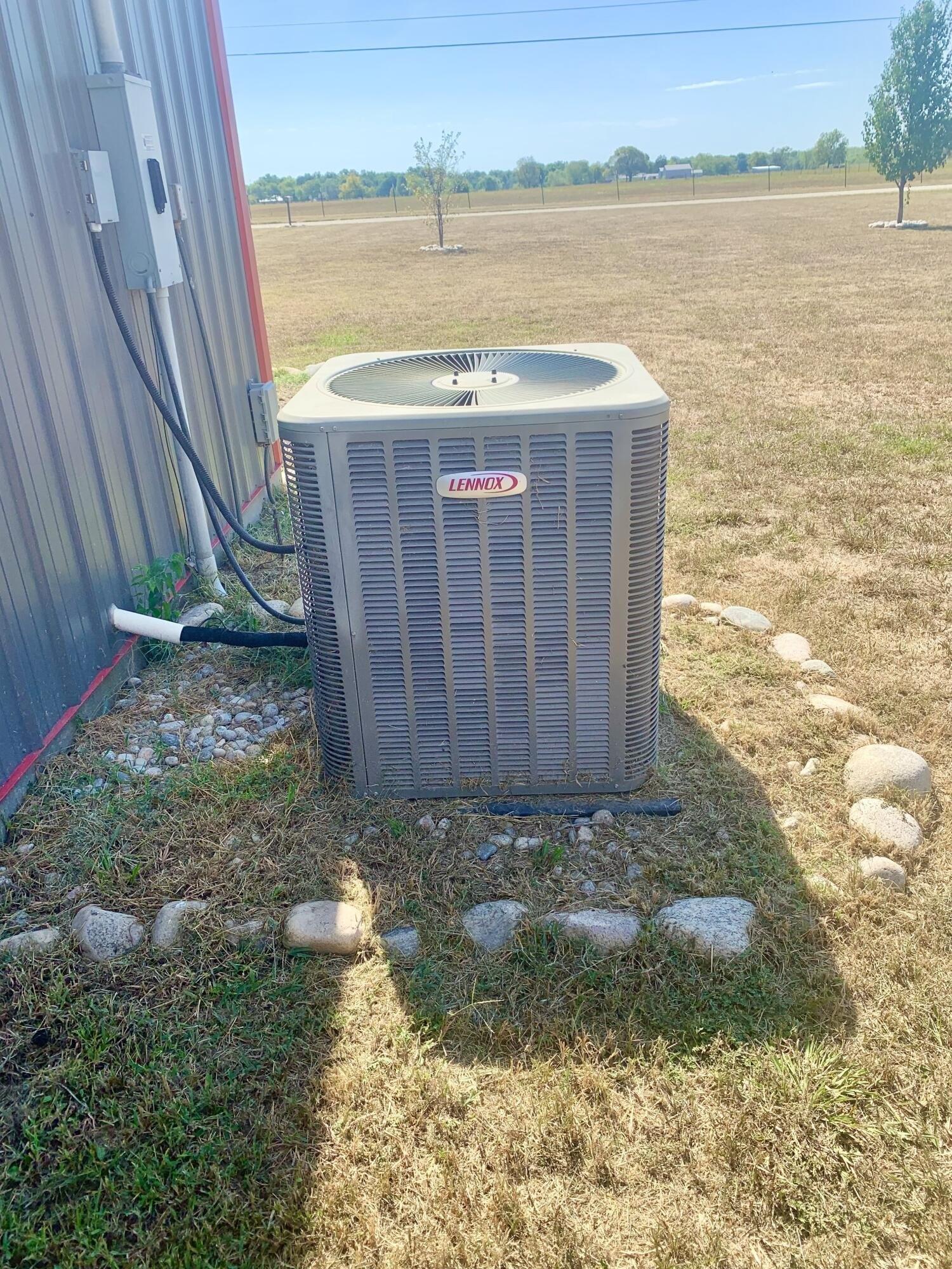 E 70 Rd, Miami, OK 74354