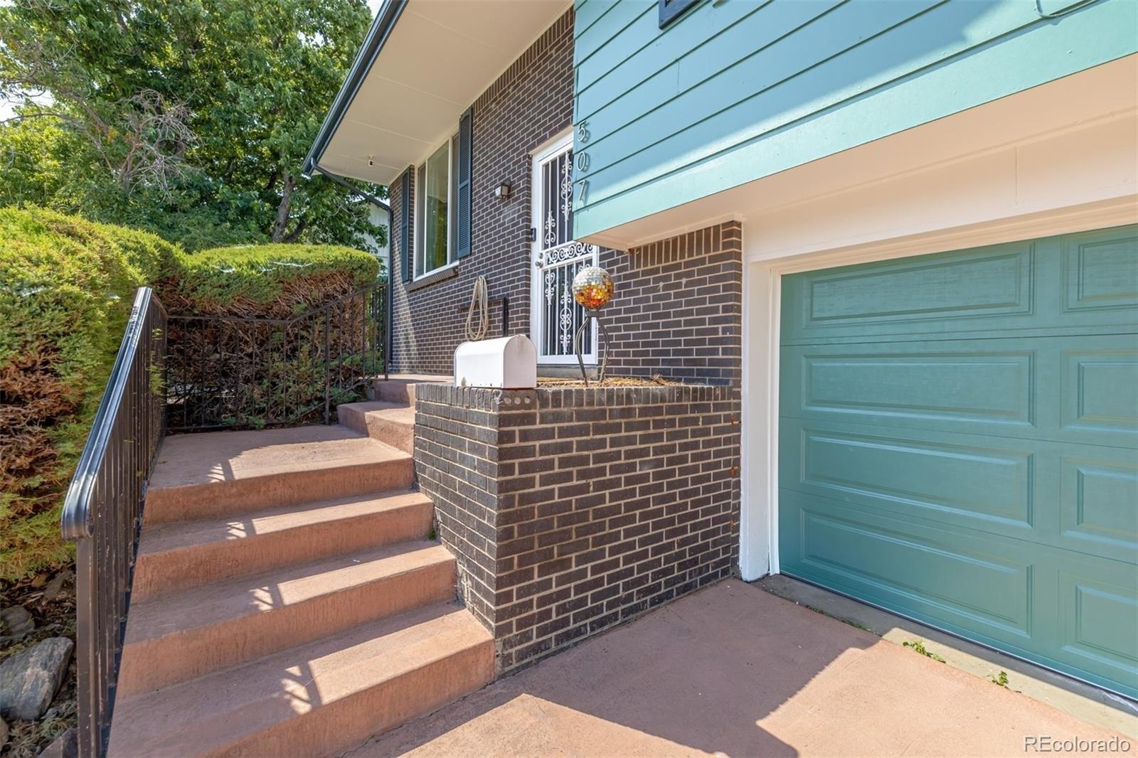 Leona Dr, Denver, CO 80221