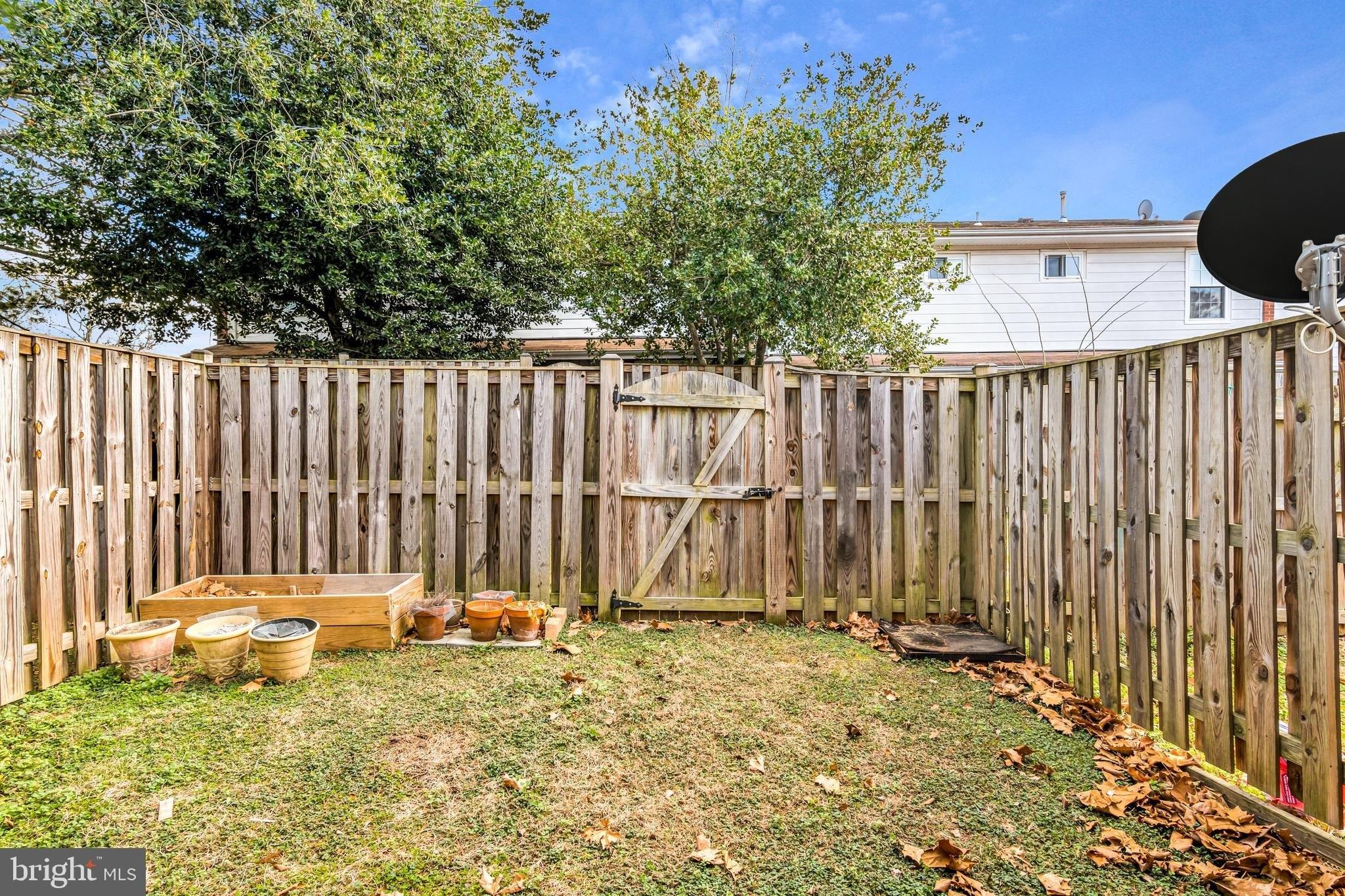N Baylor Dr, Sterling, VA 20164