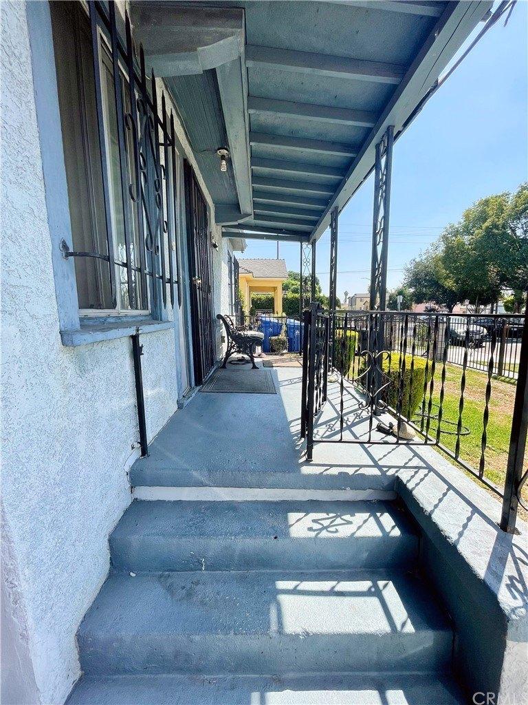 E 76th Pl, Los Angeles, CA 90001