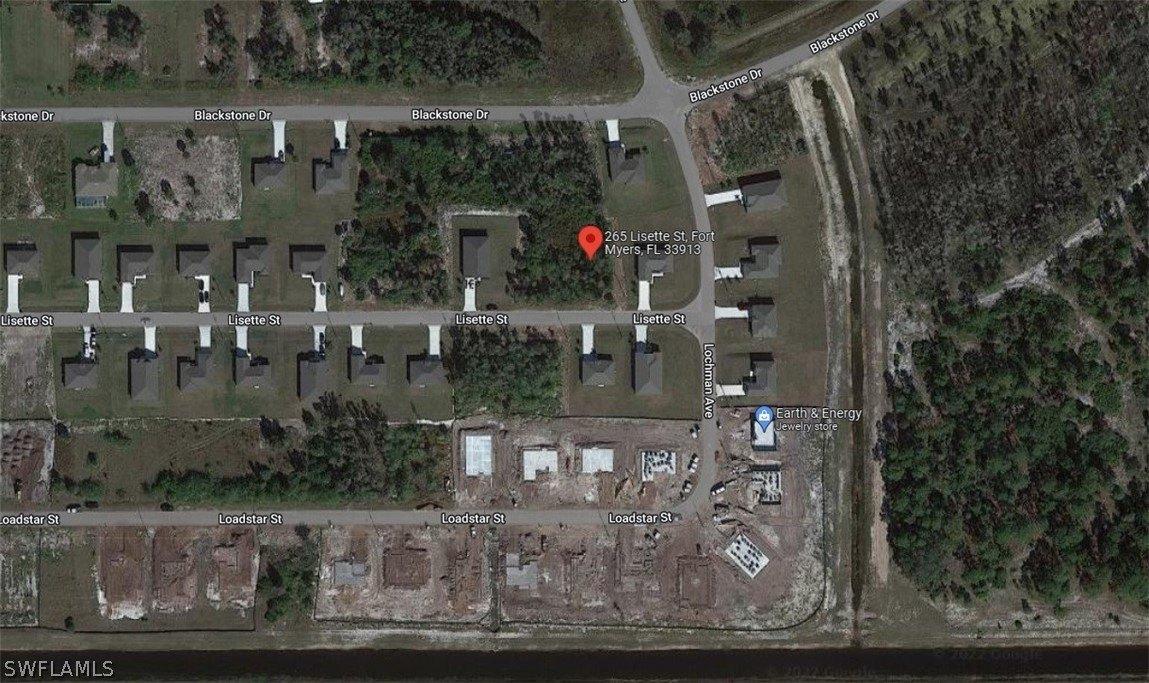 Lisette St, Fort Myers, FL 33913