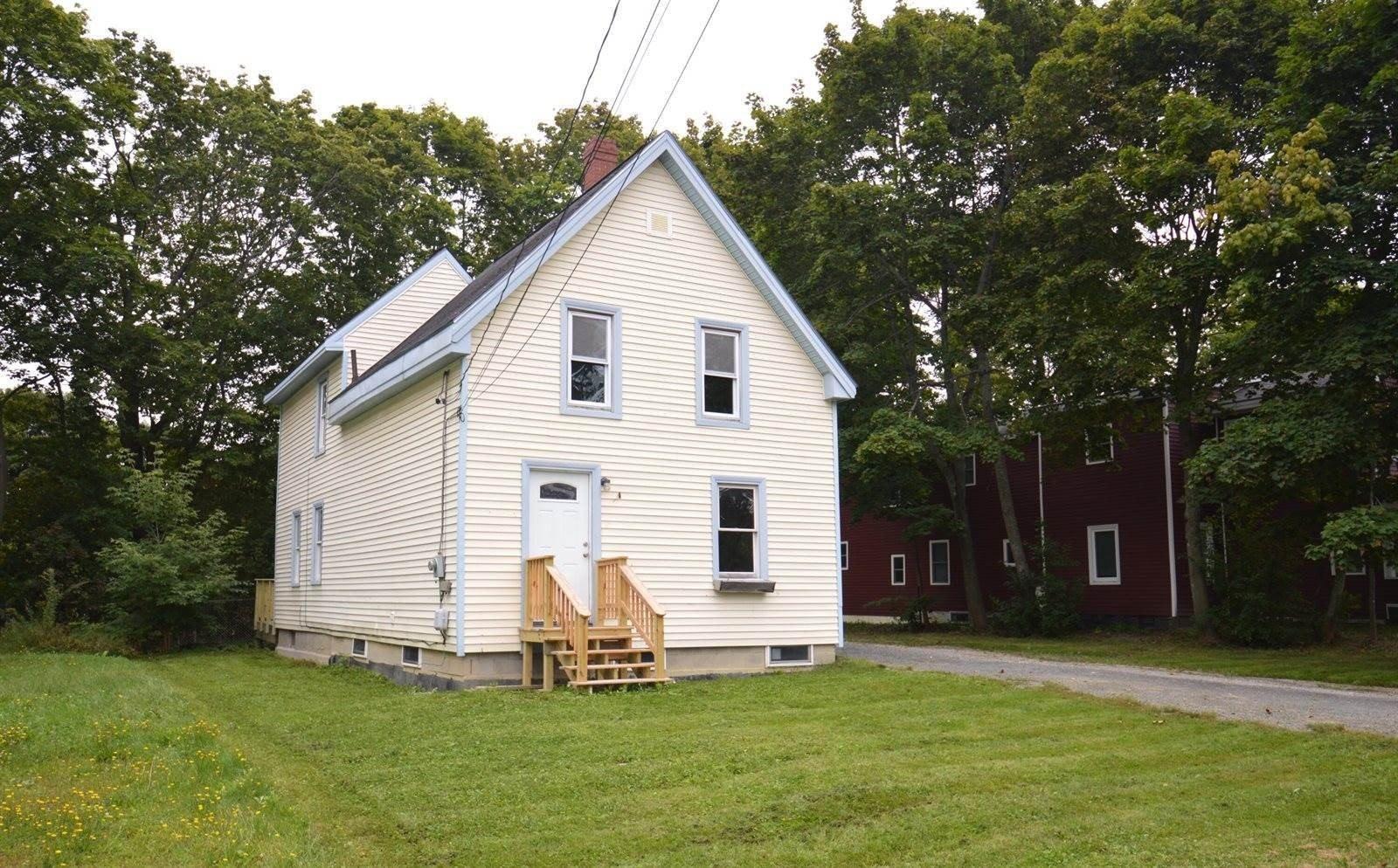 16th St, Bangor, ME 04401