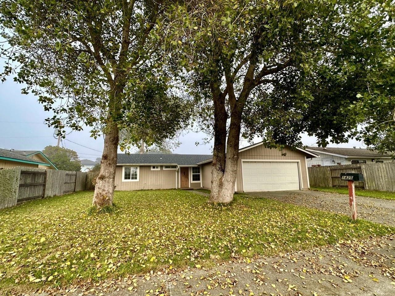 Margie St, Crescent City, CA 95531