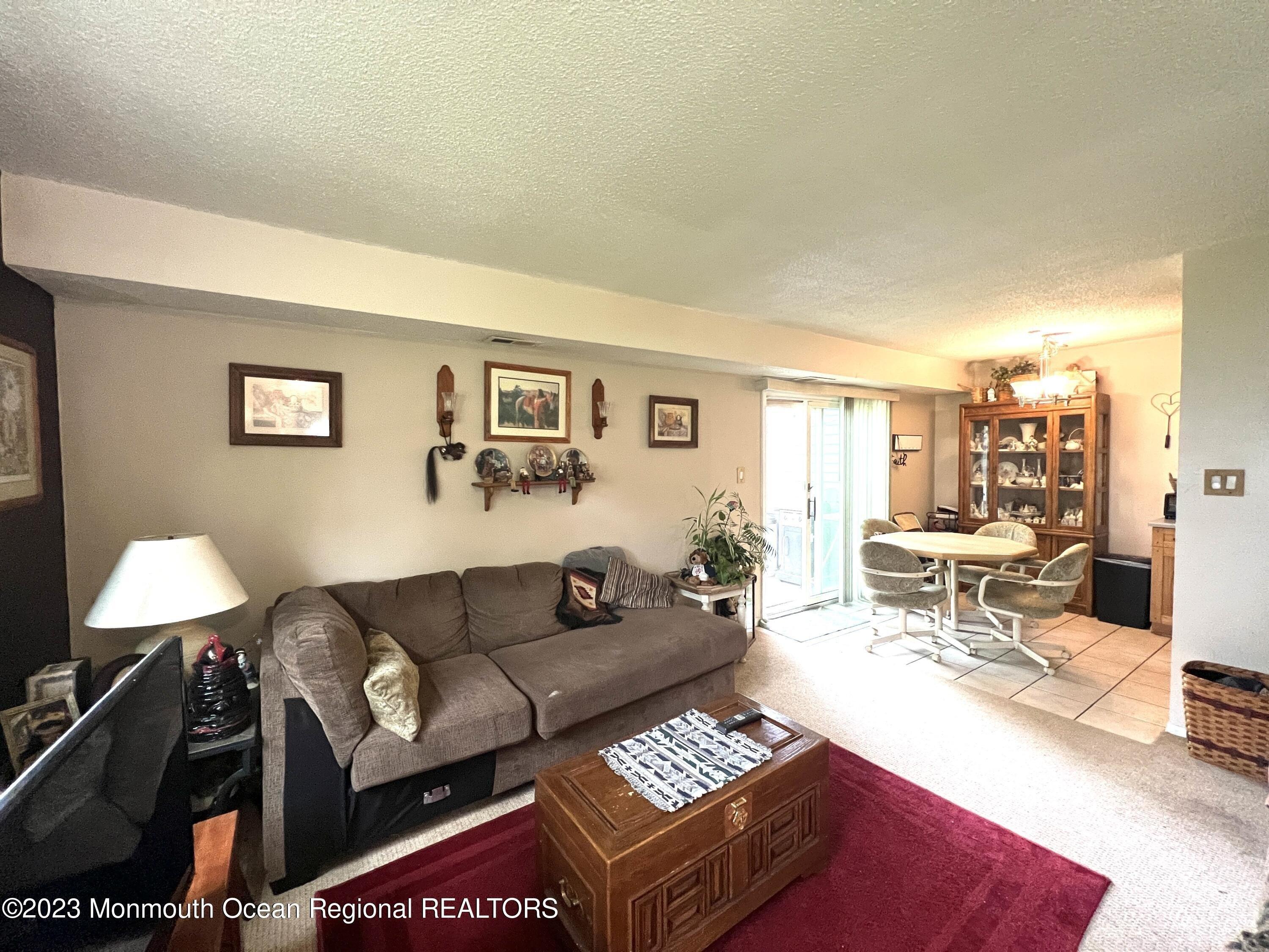S Seas Ct, Barnegat, NJ 08005