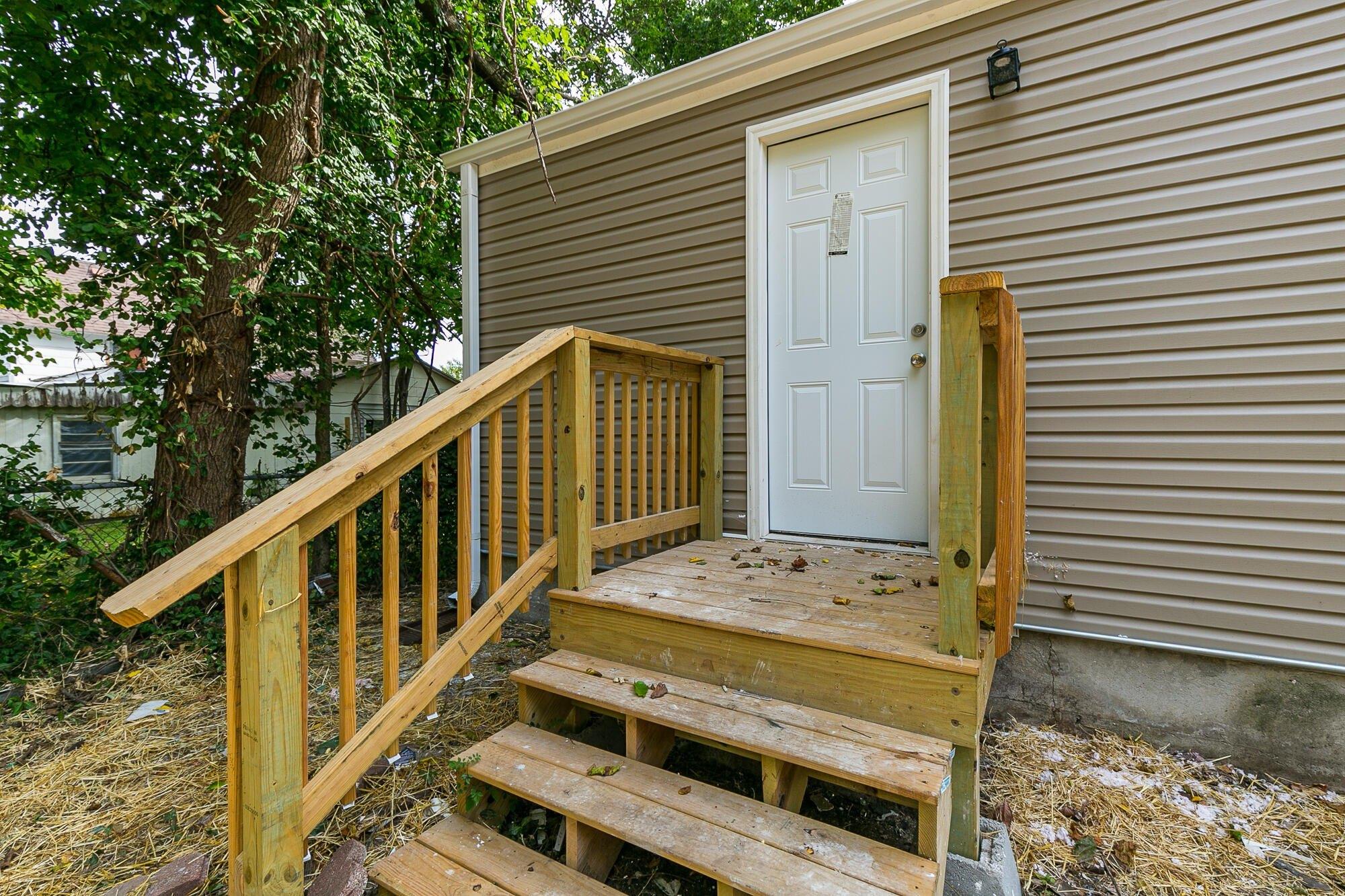 N Park Ave, Springfield, MO 65803