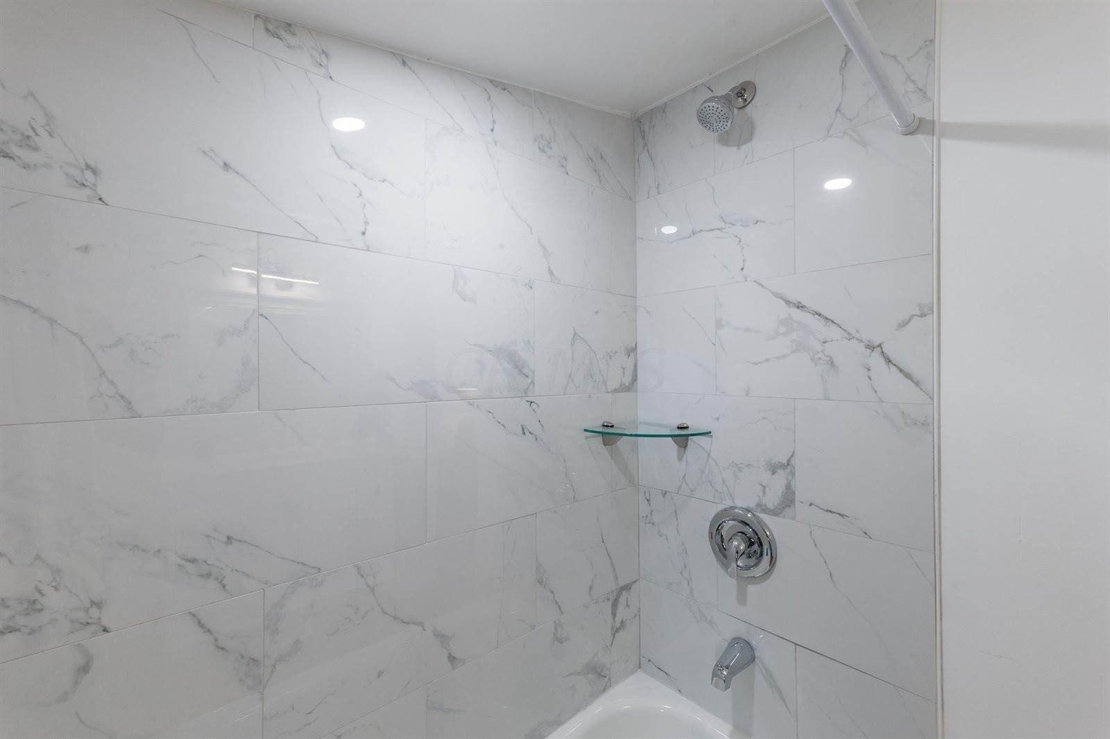 Sullivant Ave, Columbus, OH 43223