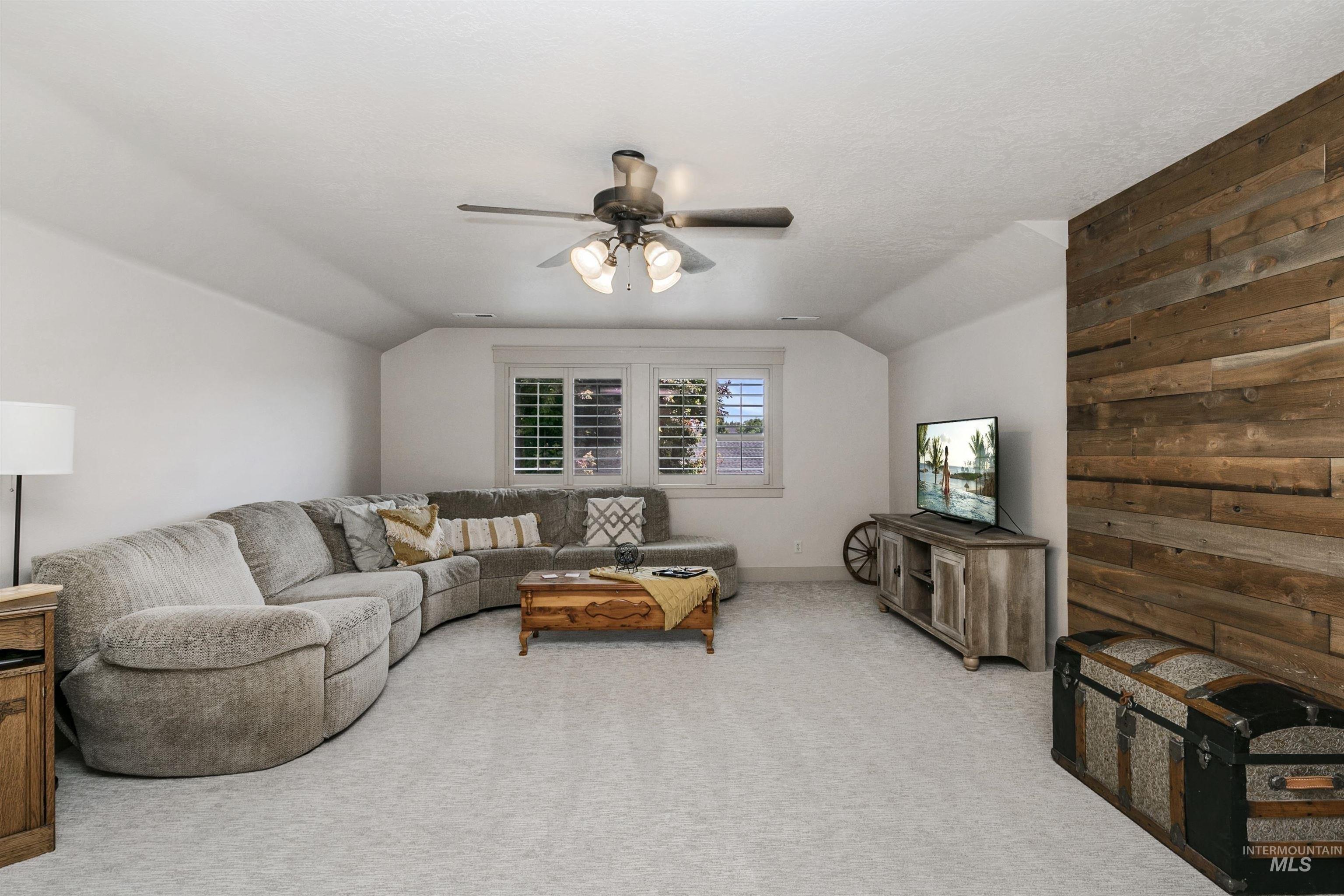 N Senora Way, Eagle, ID 83616