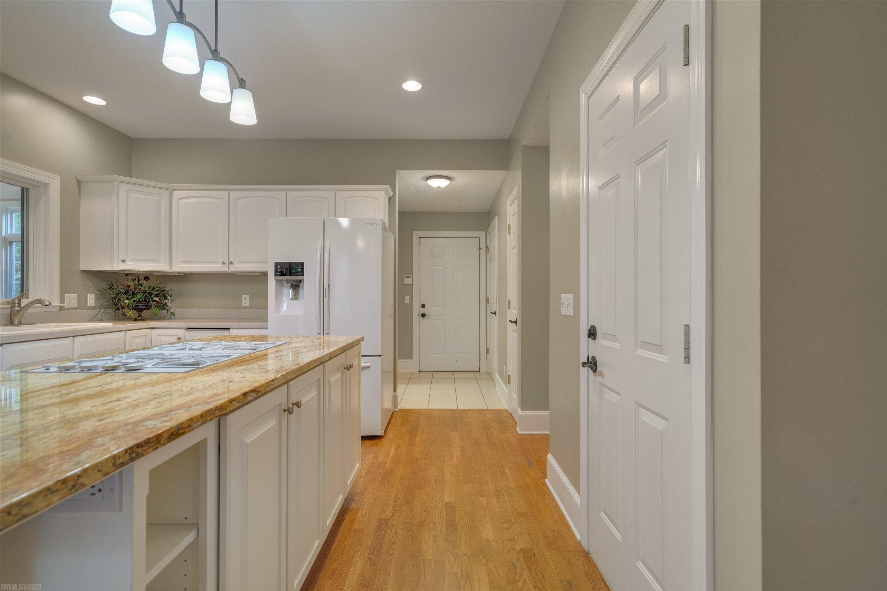 Mateer Cir, Blacksburg, VA 24060