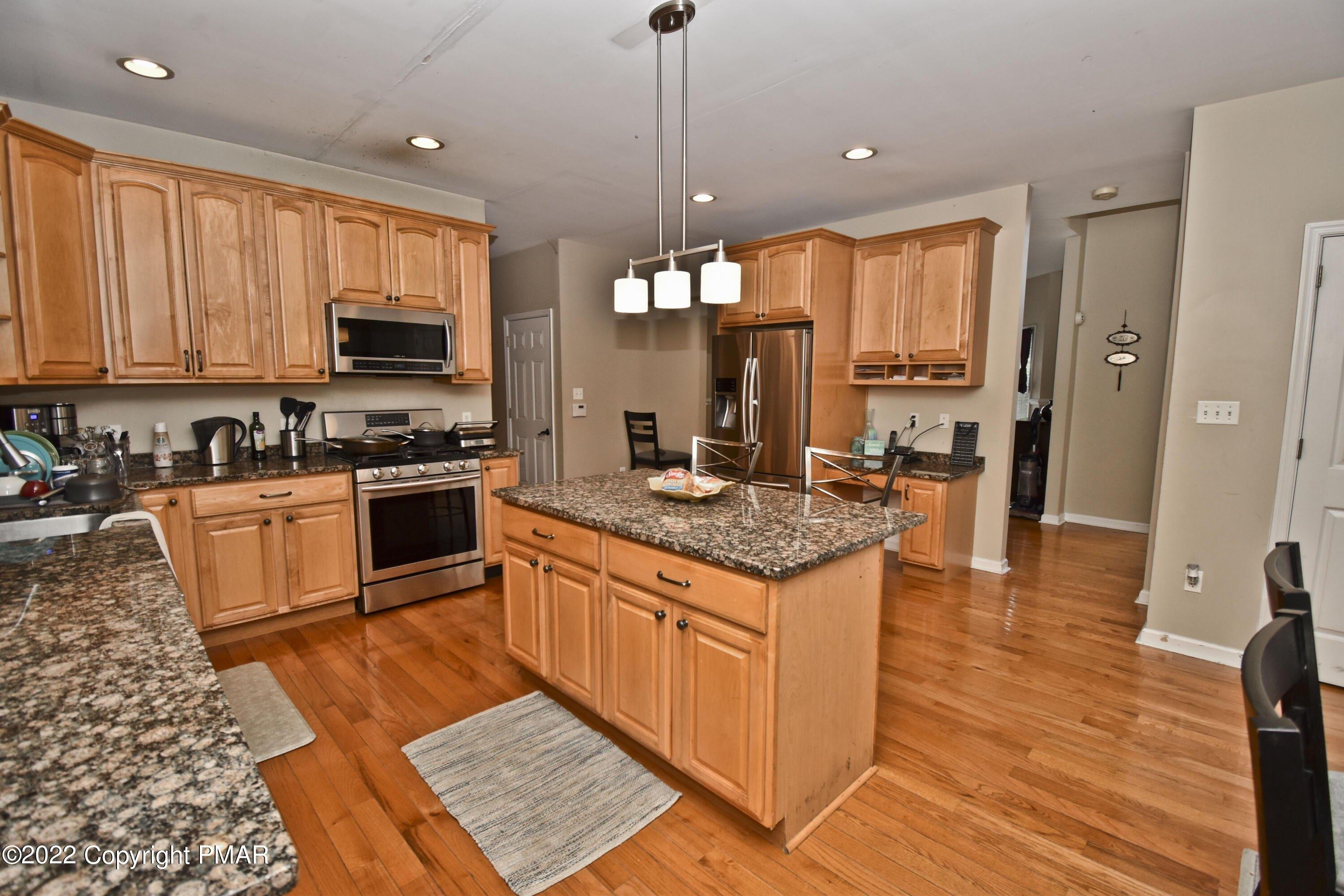 Eagle Dr, East Stroudsburg, PA 18302