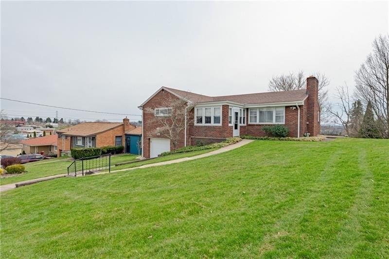 Henry Dr, Irwin, PA 15642