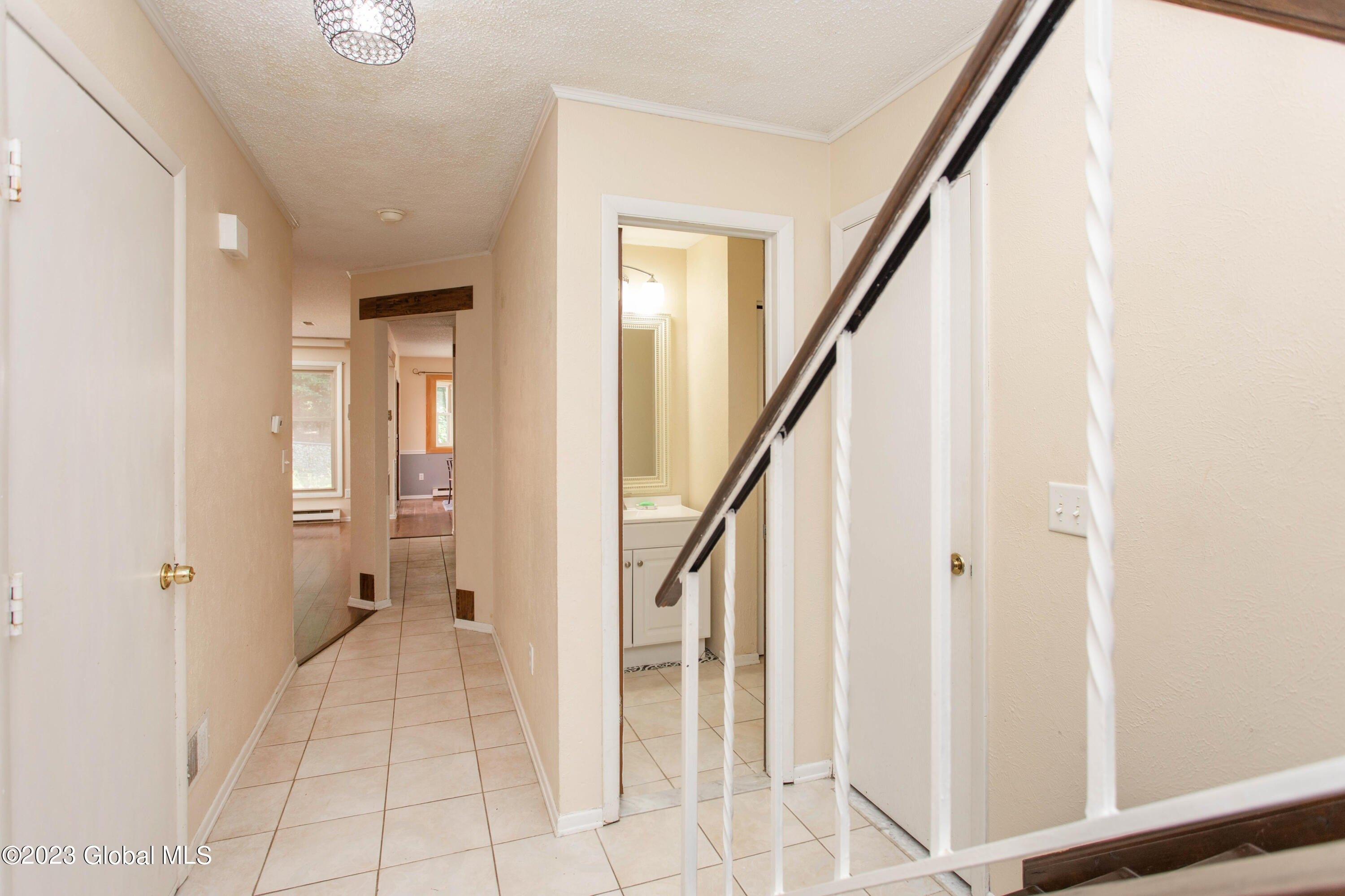 Tekakwitha Ct, Clifton Park, NY 12065