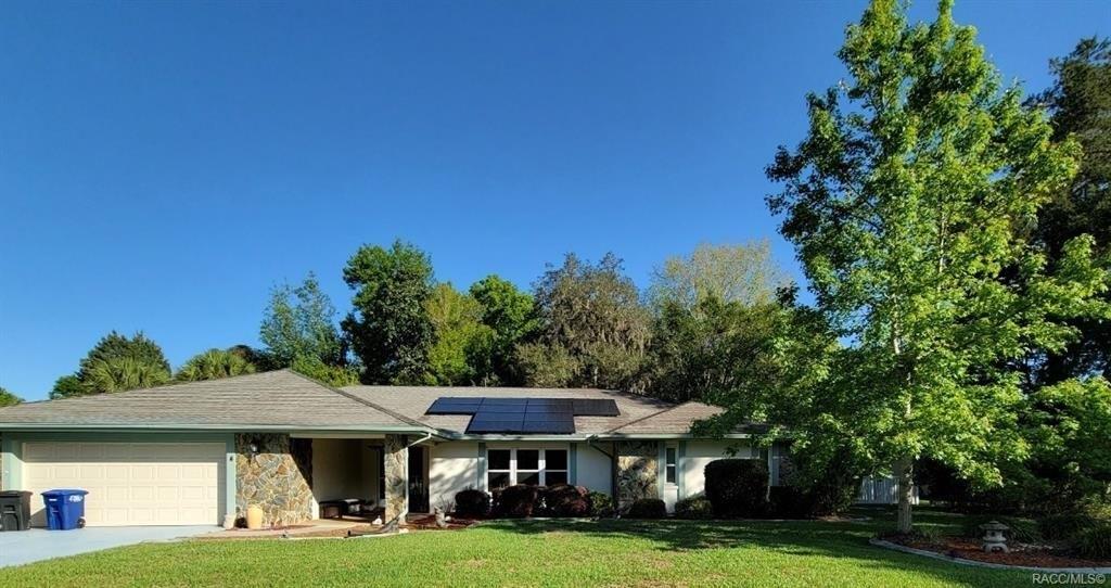 Hemlock Ct E, Homosassa, FL 34446