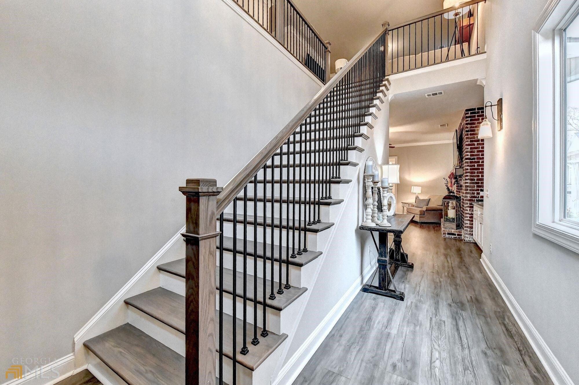 Mitchell St, Flowery Branch, GA 30542