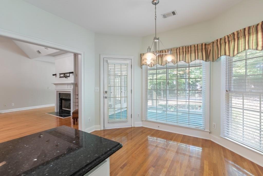Whitley Park Dr, Sandy Springs, GA 30350