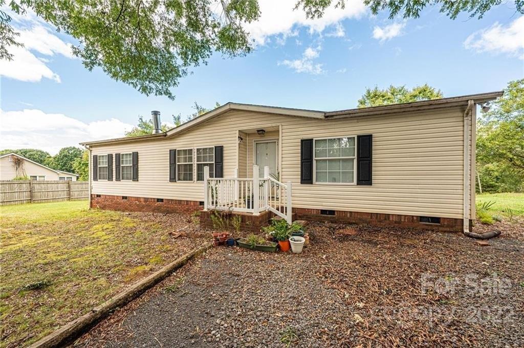 Claremont Rd, Newton, NC 28658