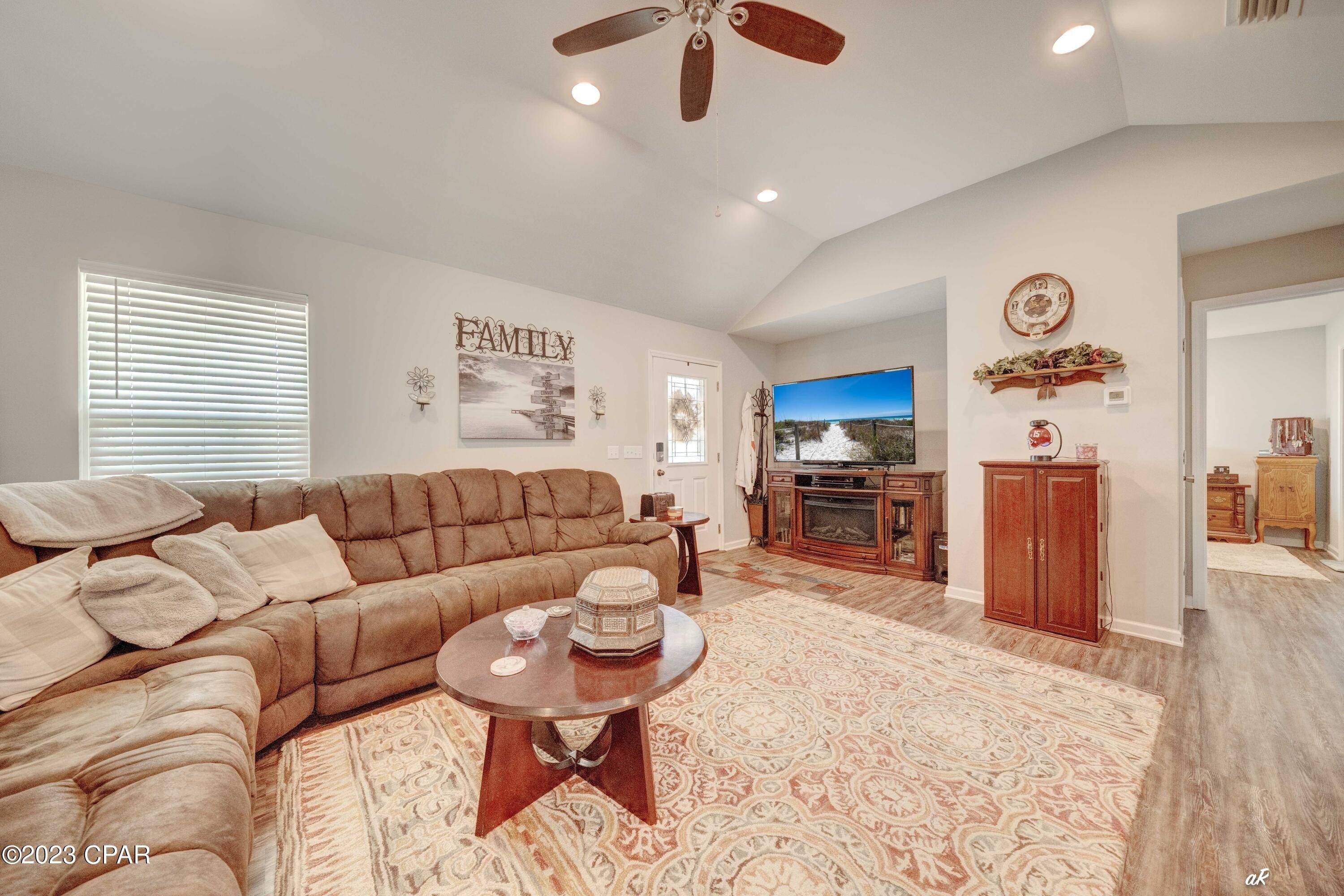 Eastwood Ave, Youngstown, FL 32466