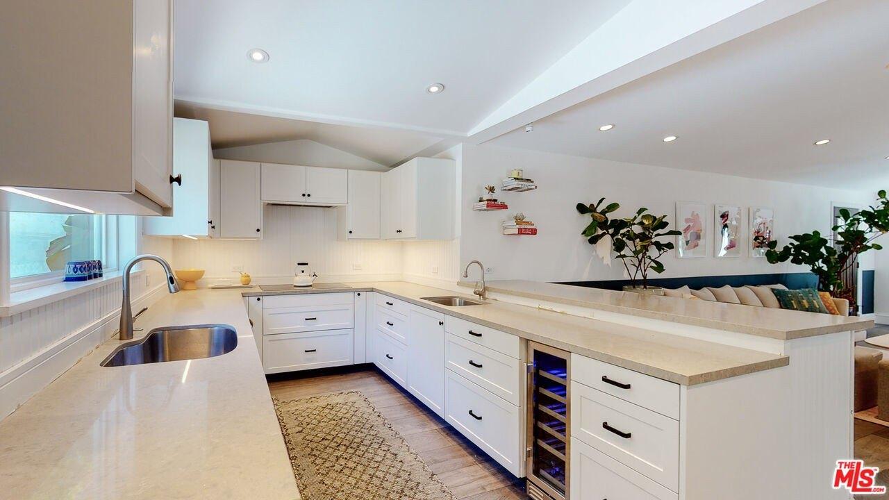 Glen Trl, Topanga, CA 90290