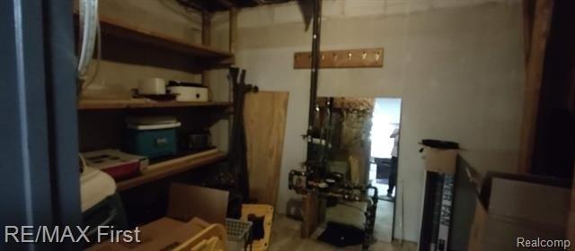 Fir Ct, Shelby Township, MI 48315