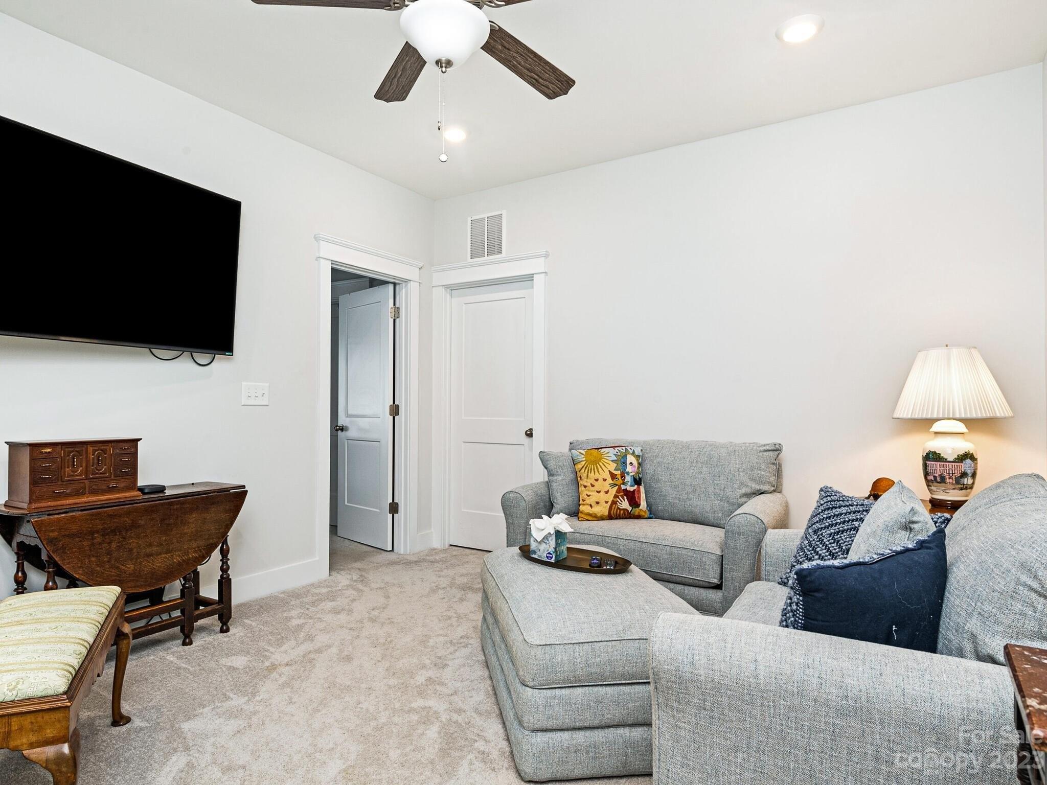 Blanchard Way, Charlotte, NC 28226