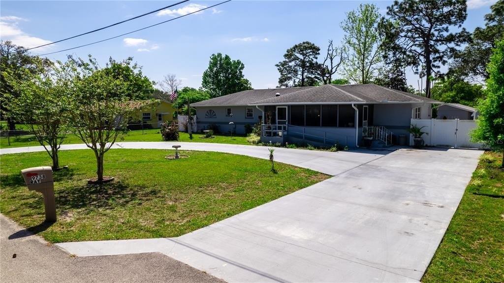 Ray St, Hudson, FL 34669