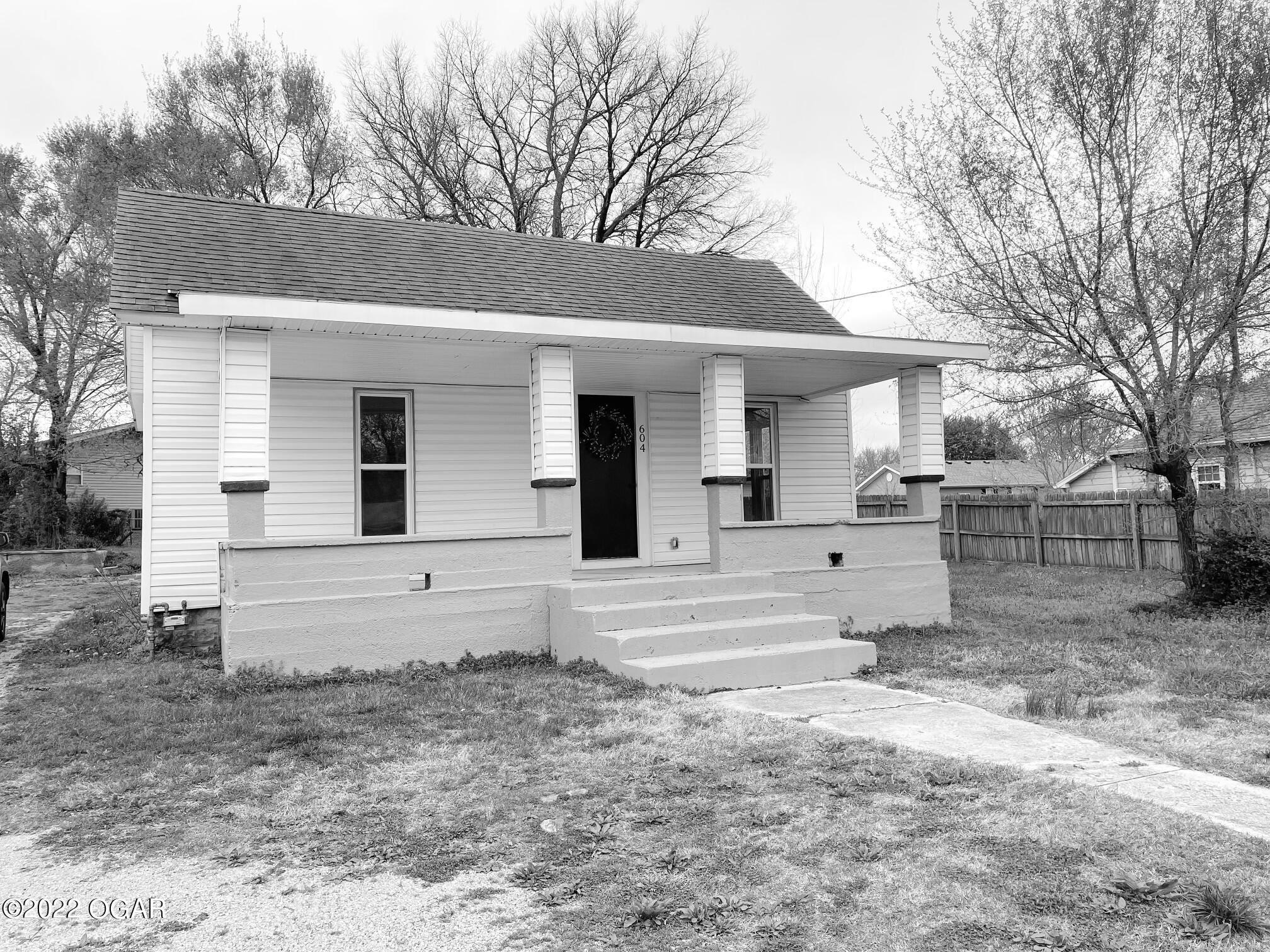 Pennell St, Carl Junction, MO 64834