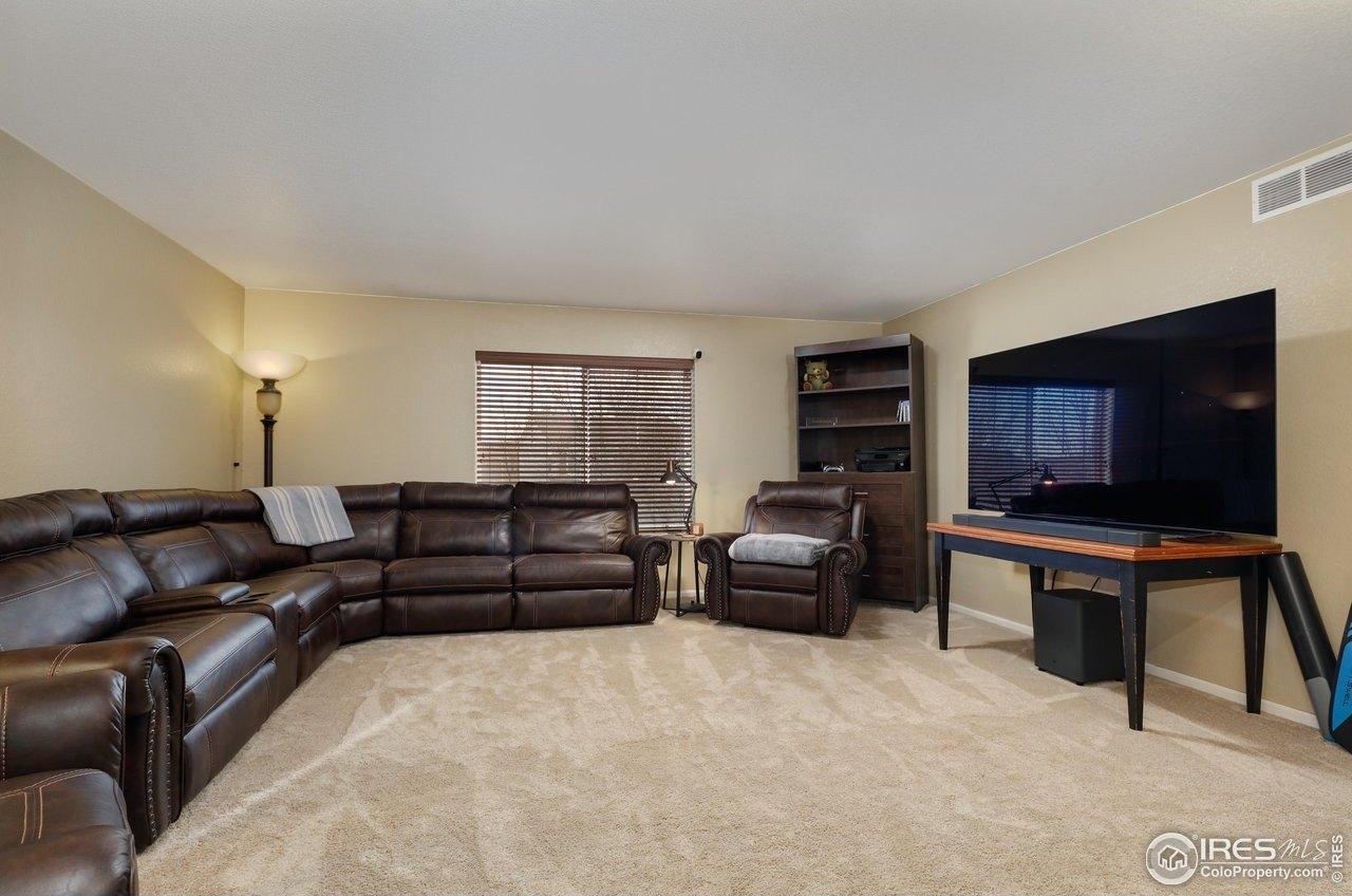Heatherwood Cir, Johnstown, CO 80534