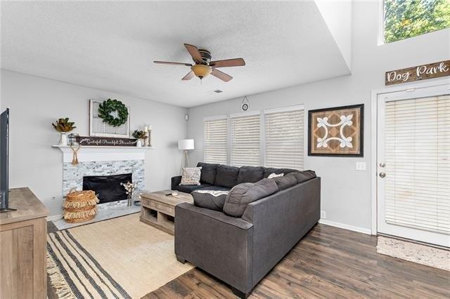 Se Kimbrough Ln, Lees Summit, MO 64063