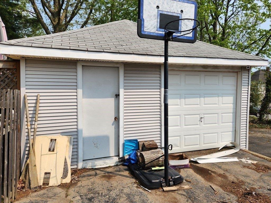 Riverside Ave, Somerset, MA 02726