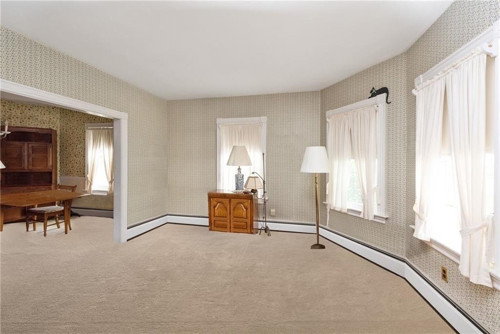 Hemlock Ave, Cranston, RI 02910