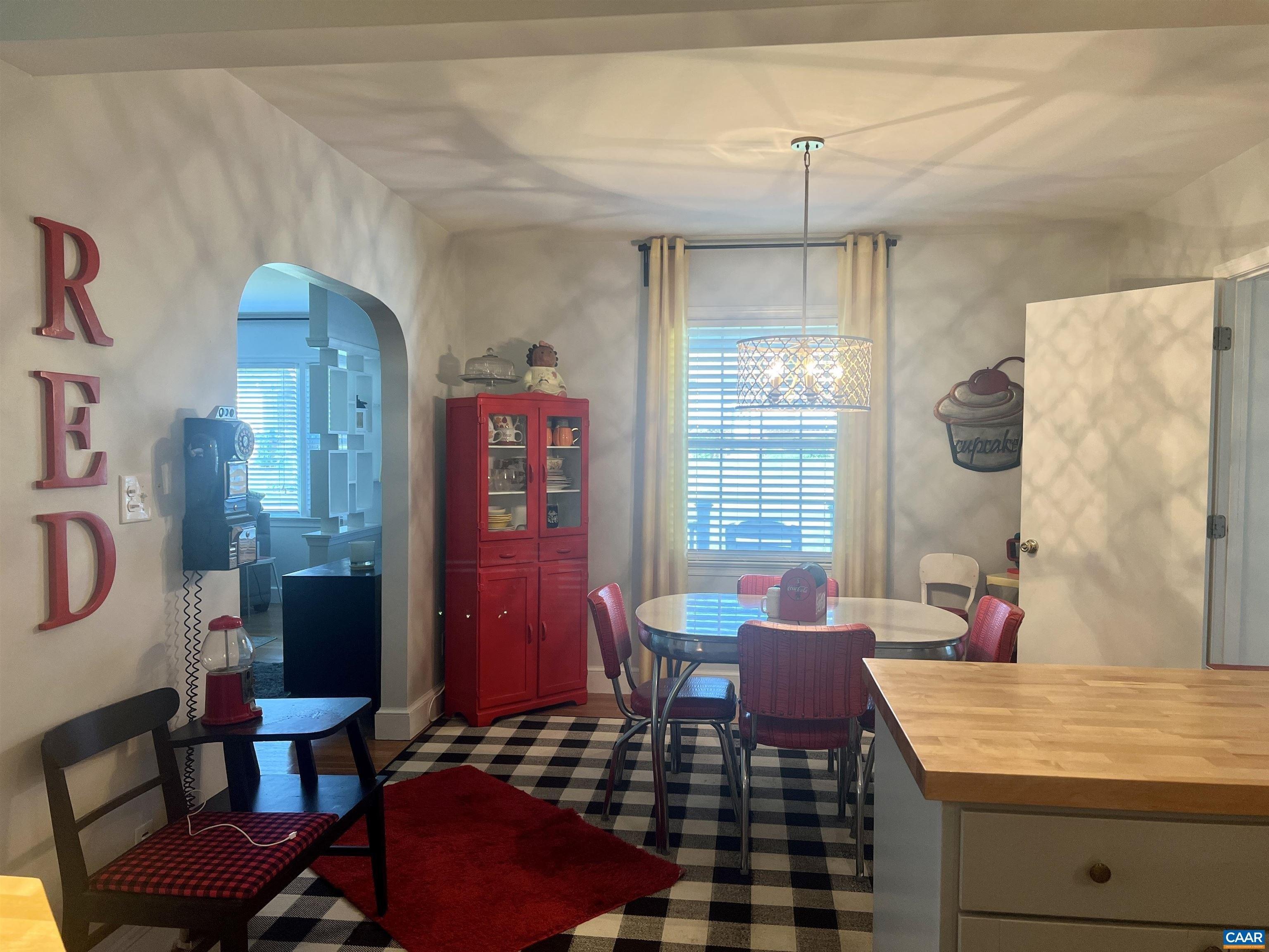 Skyview Cir, Verona, VA 24482