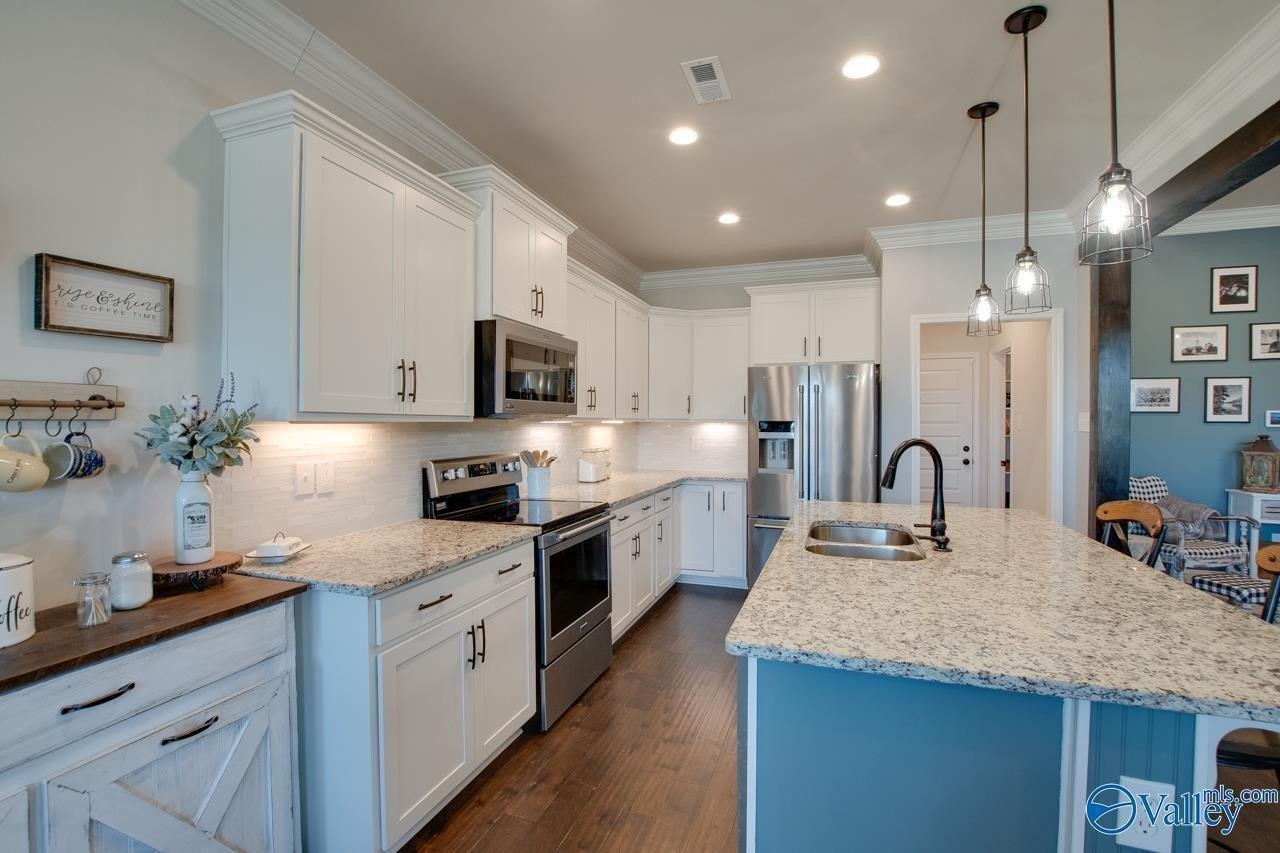 Elledge Farm Dr, Hazel Green, AL 35750