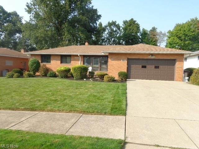 Royal Ridge Dr, Cleveland, OH 44129